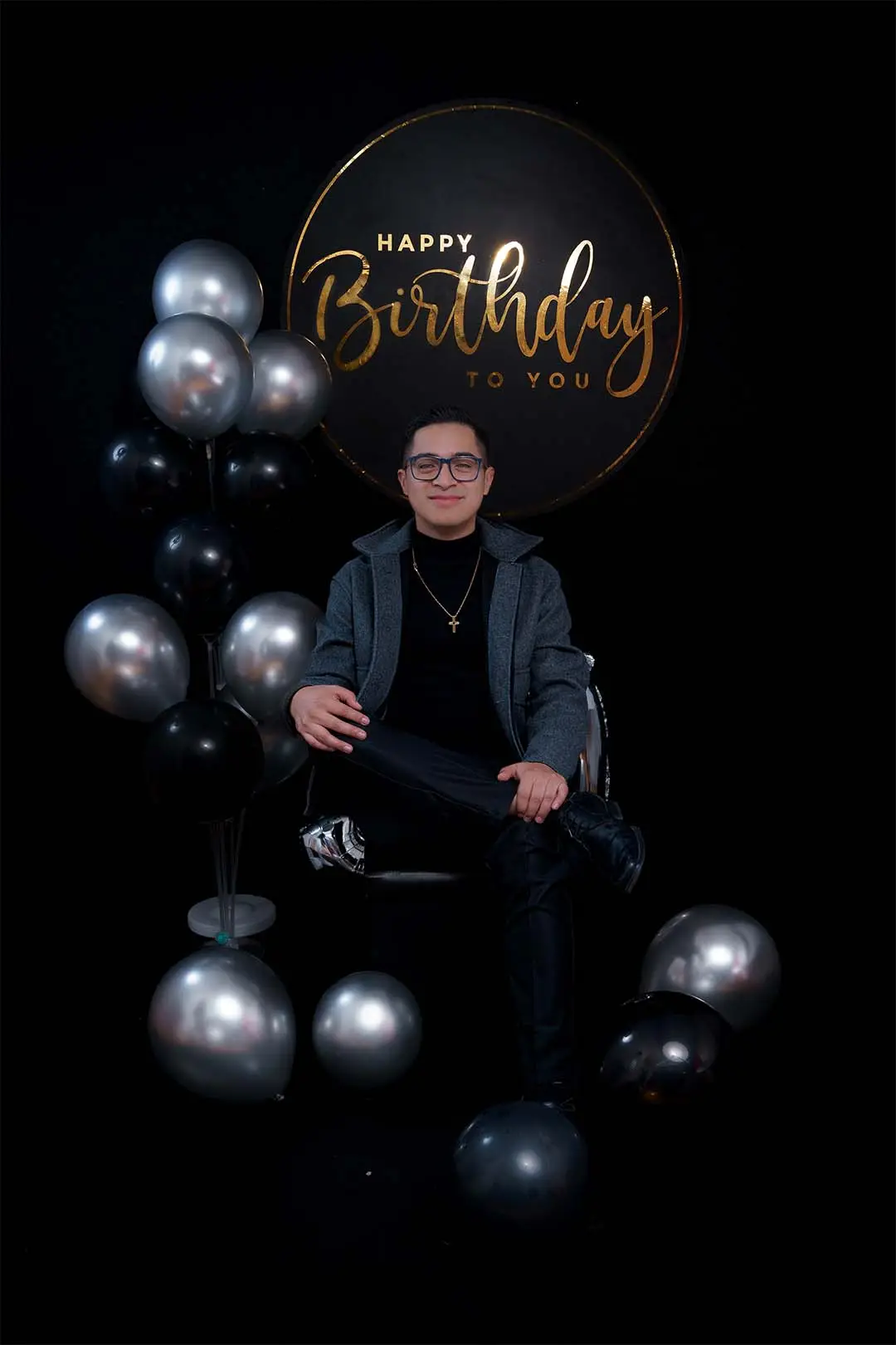 sesión de fotos de cumpleaños con estilo editorial en Lima